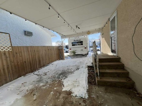 4617 51 Avenue, Taber, AB - Outdoor With Exterior