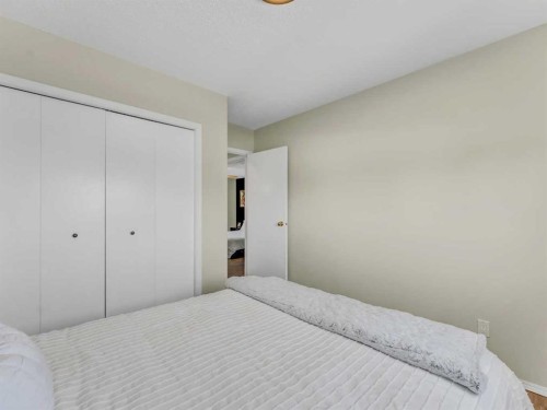 32 Upland Crescent, Brooks, AB - Indoor Photo Showing Bedroom