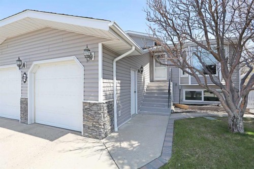 32 Upland Crescent, Brooks, AB - Outdoor