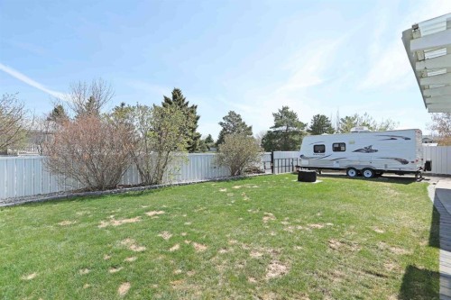 32 Upland Crescent, Brooks, AB - Outdoor