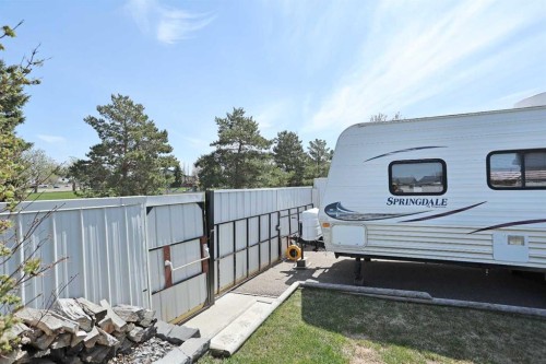 32 Upland Crescent, Brooks, AB - Outdoor