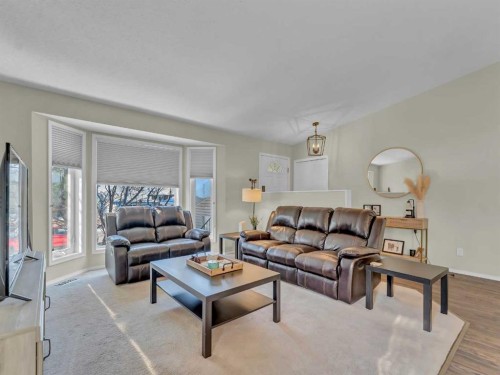 32 Upland Crescent, Brooks, AB - Indoor Photo Showing Living Room