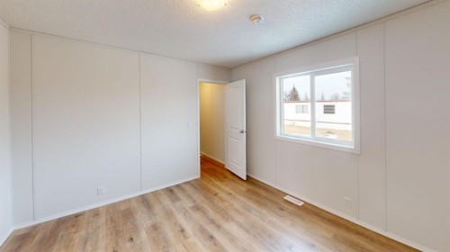 14-831 2 Avenue, Bassano, AB 