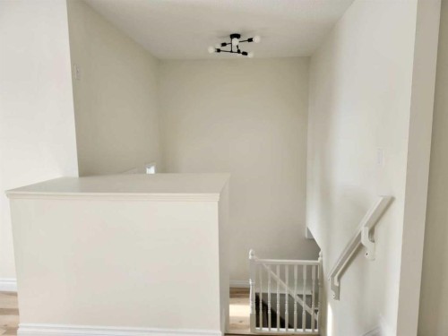 1318 Newcastle Trail, Drumheller, AB - Indoor Photo Showing Other Room