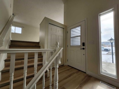 1318 Newcastle Trail, Drumheller, AB - Indoor Photo Showing Other Room