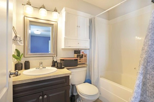 11 Upland Bay West, Brooks, AB - Indoor Photo Showing Bathroom