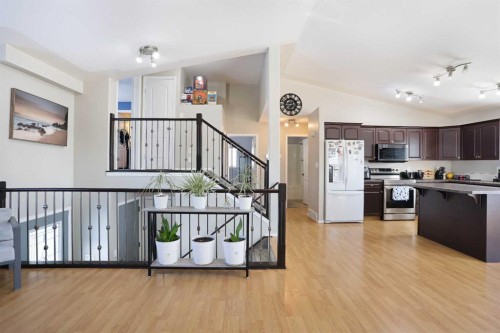 11 Upland Bay West, Brooks, AB - Indoor Photo Showing Kitchen