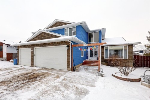 710 Bankview Close, Drumheller, AB - Outdoor
