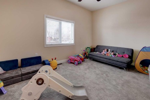 336 Mabbott Road, Drumheller, AB - Indoor