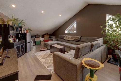 336 Mabbott Road, Drumheller, AB - Indoor