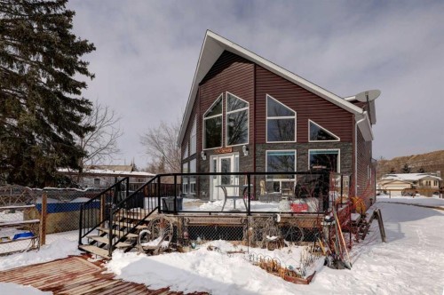 336 Mabbott Road, Drumheller, AB - Outdoor With Deck Patio Veranda