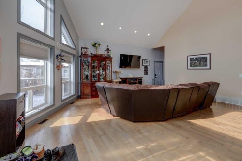 336 Mabbott Road, Drumheller, AB - Indoor