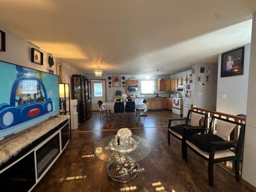 200 Upland Boulevard West, Brooks, AB - Indoor