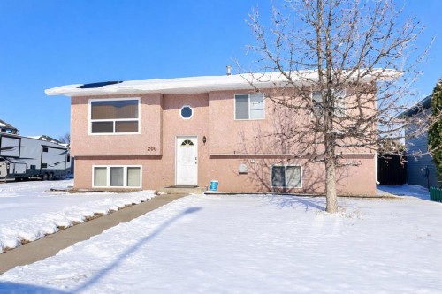 200 Upland Boulevard WEST Brooks, AB T1R 0R1
