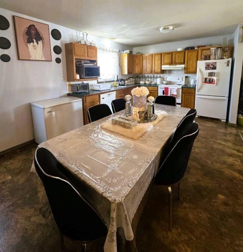 200 Upland Boulevard West, Brooks, AB - Indoor