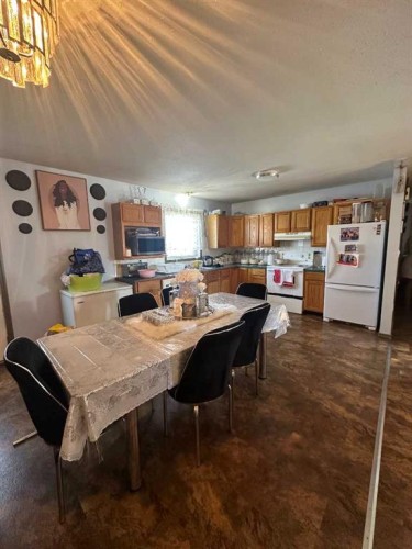 200 Upland Boulevard West, Brooks, AB - Indoor