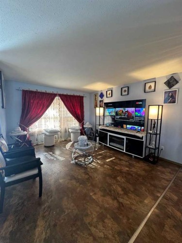 200 Upland Boulevard West, Brooks, AB - Indoor