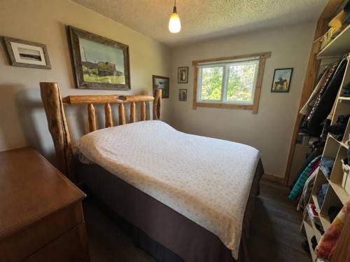 162 Hays Rd 30 N, Hays, AB - Indoor Photo Showing Bedroom