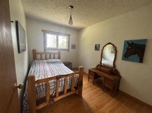 162 Hays Rd 30 N, Hays, AB - Indoor Photo Showing Bedroom