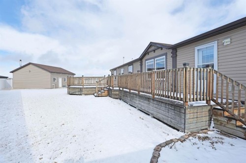 145 Meadowplace Drive EAST Brooks, AB T1R 0X1