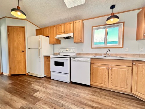 318-349 Railway Avenue, Duchess, AB 