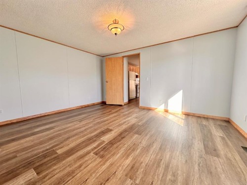 318-349 Railway Avenue, Duchess, AB 