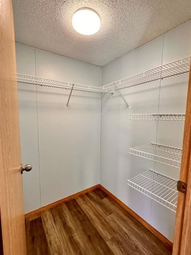 318-349 Railway Avenue, Duchess, AB 