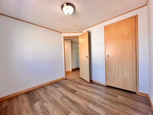 318-349 Railway Avenue, Duchess, AB 