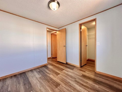 318-349 Railway Avenue, Duchess, AB 