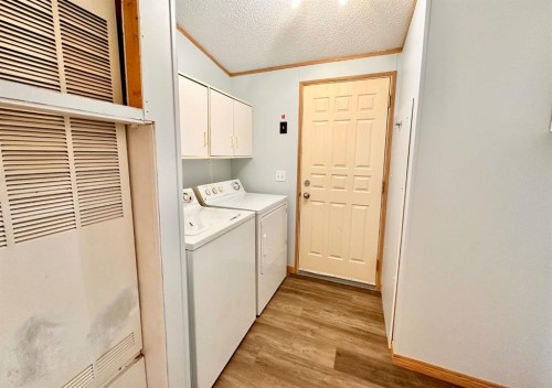 318-349 Railway Avenue, Duchess, AB 