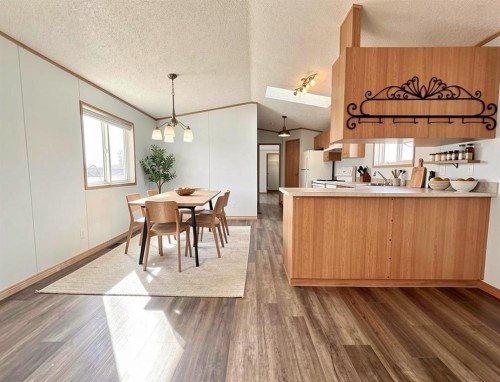 318-349 Railway Avenue, Duchess, AB 