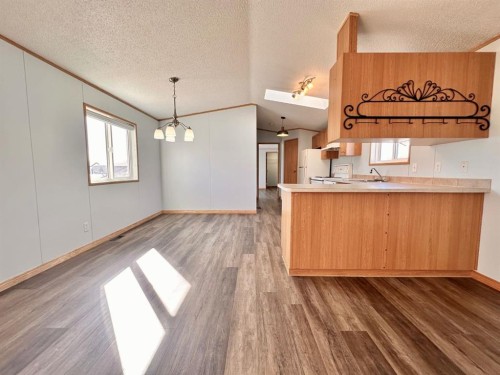 318-349 Railway Avenue, Duchess, AB 