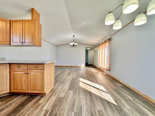318-349 Railway Avenue, Duchess, AB 
