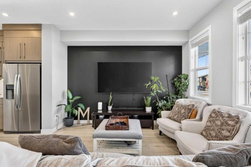 472 West Lakeview Drive, Chestermere, AB - Indoor Photo Showing Living Room