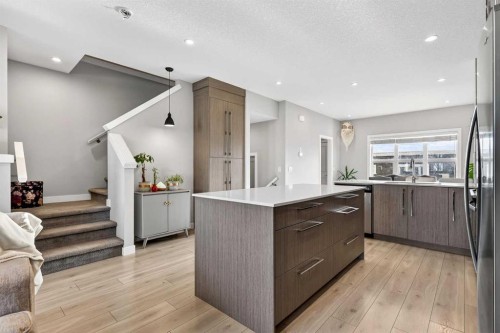 472 West Lakeview Drive, Chestermere, AB - Indoor Photo Showing Kitchen With Upgraded Kitchen