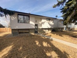 302 6 Avenue WEST Bassano, AB T0J 0B0