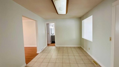 1133 300 Newcastle Place, Drumheller, AB - Indoor Photo Showing Other Room