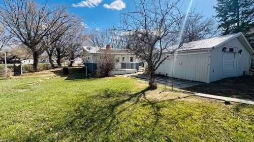 1133 300 Newcastle Place, Drumheller, AB - Outdoor