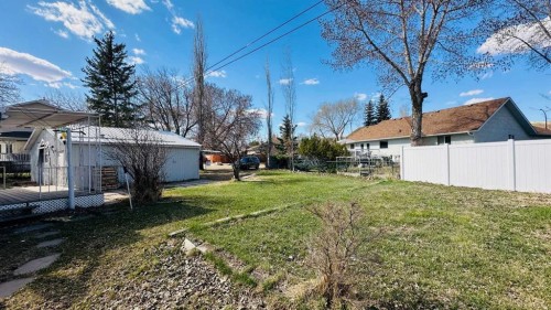 1133 300 Newcastle Place, Drumheller, AB - Outdoor