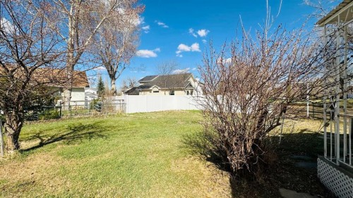 1133 300 Newcastle Place, Drumheller, AB - Outdoor