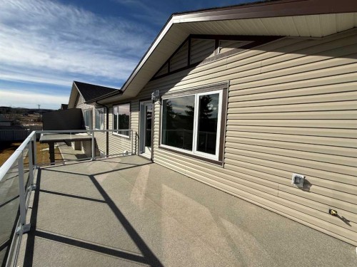 22 Garden Way, Drumheller, AB - Outdoor With Exterior