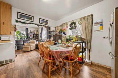 Range Road 62, Rural Mountain View County, AB - Indoor Photo Showing Dining Room