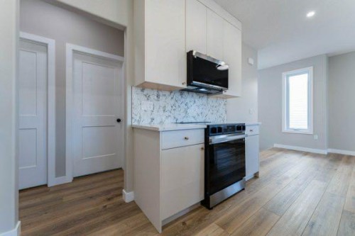 168 10 Avenue Se, Drumheller, AB - Indoor Photo Showing Kitchen