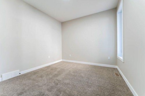 168 10 Avenue Se, Drumheller, AB - Indoor Photo Showing Other Room
