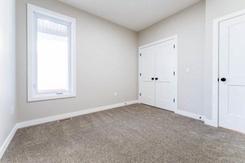 168 10 Avenue Se, Drumheller, AB - Indoor Photo Showing Other Room