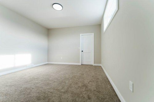 168 10 Avenue Se, Drumheller, AB - Indoor Photo Showing Other Room