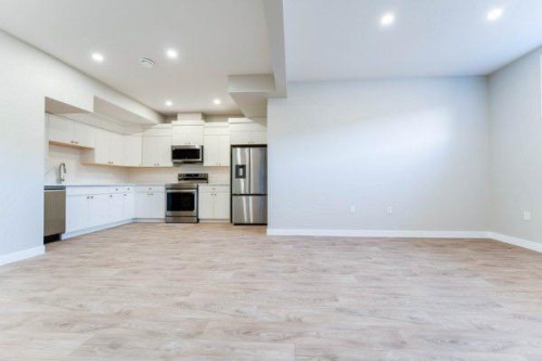 168 10 Avenue Se, Drumheller, AB - Indoor Photo Showing Kitchen