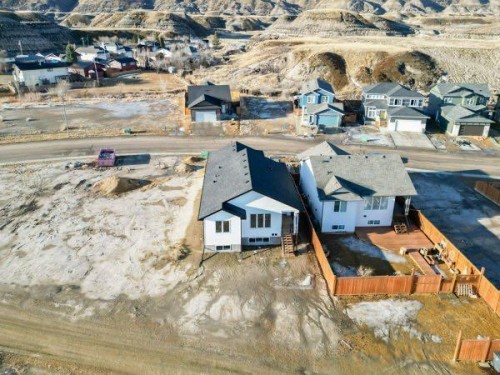 168 10 Avenue Se, Drumheller, AB - Outdoor With View