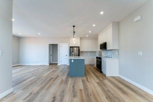 168 10 Avenue Se, Drumheller, AB - Indoor Photo Showing Kitchen