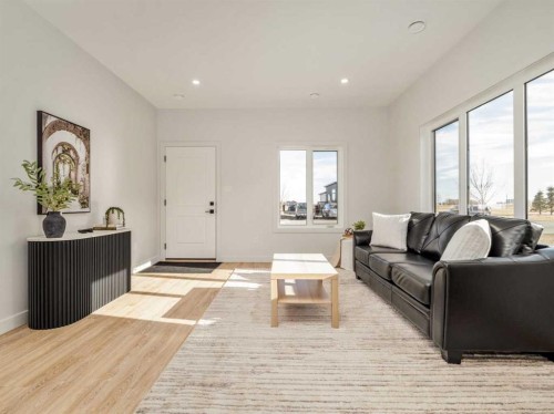 7038 48 Street, Taber, AB - Indoor Photo Showing Living Room